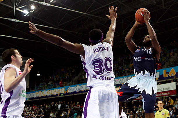 础转会费 础转会费